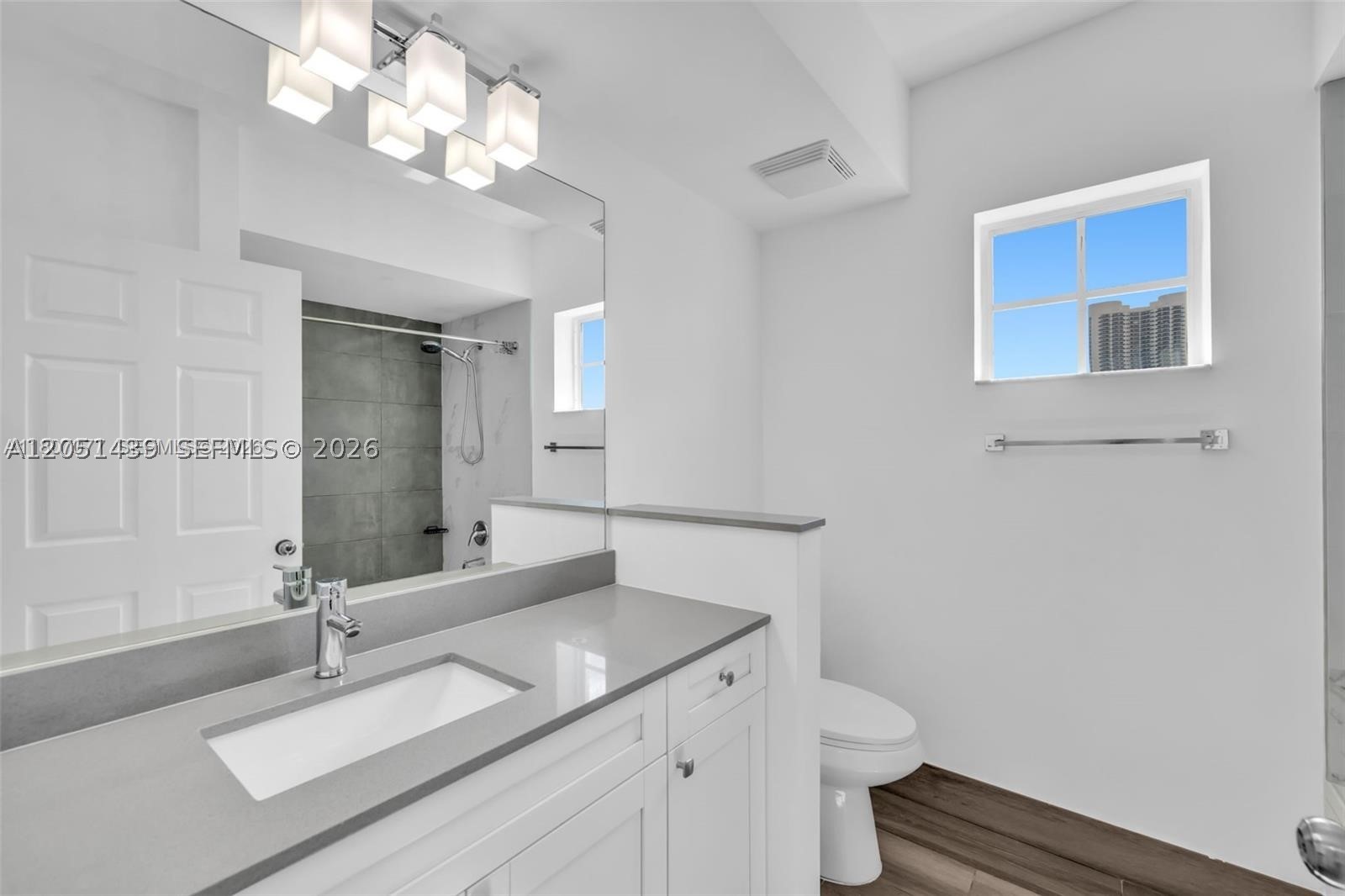 PORTO BELLAGIO CONDO - Residential