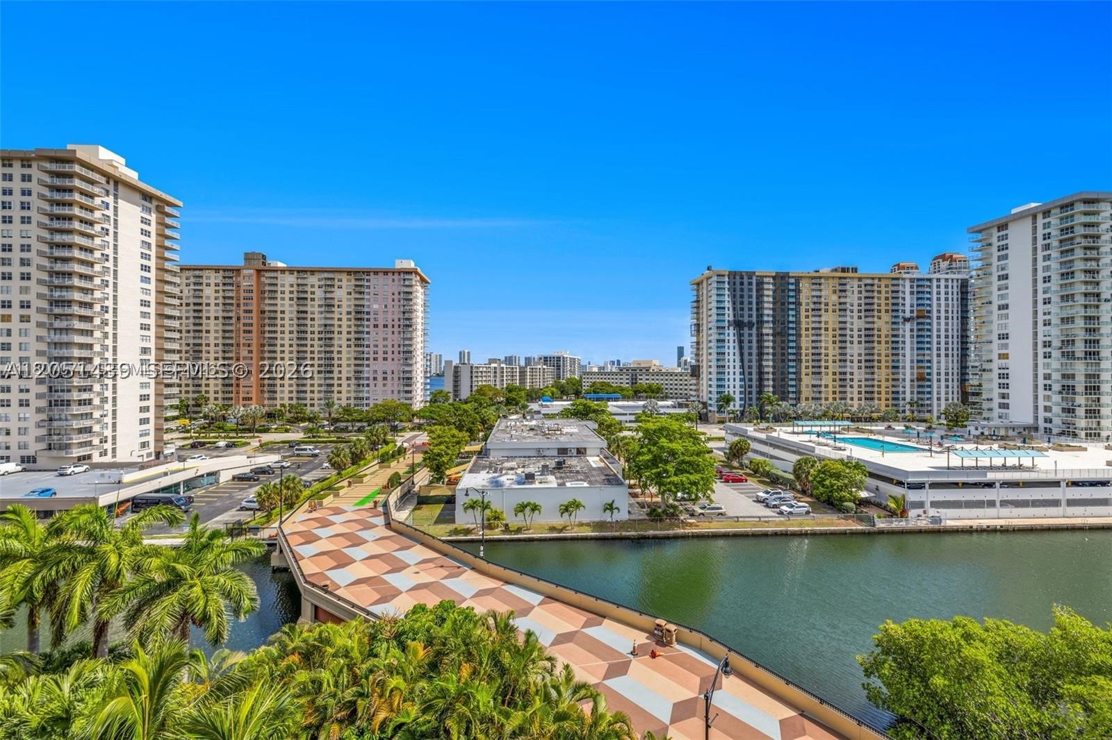 PORTO BELLAGIO CONDO - Residential
