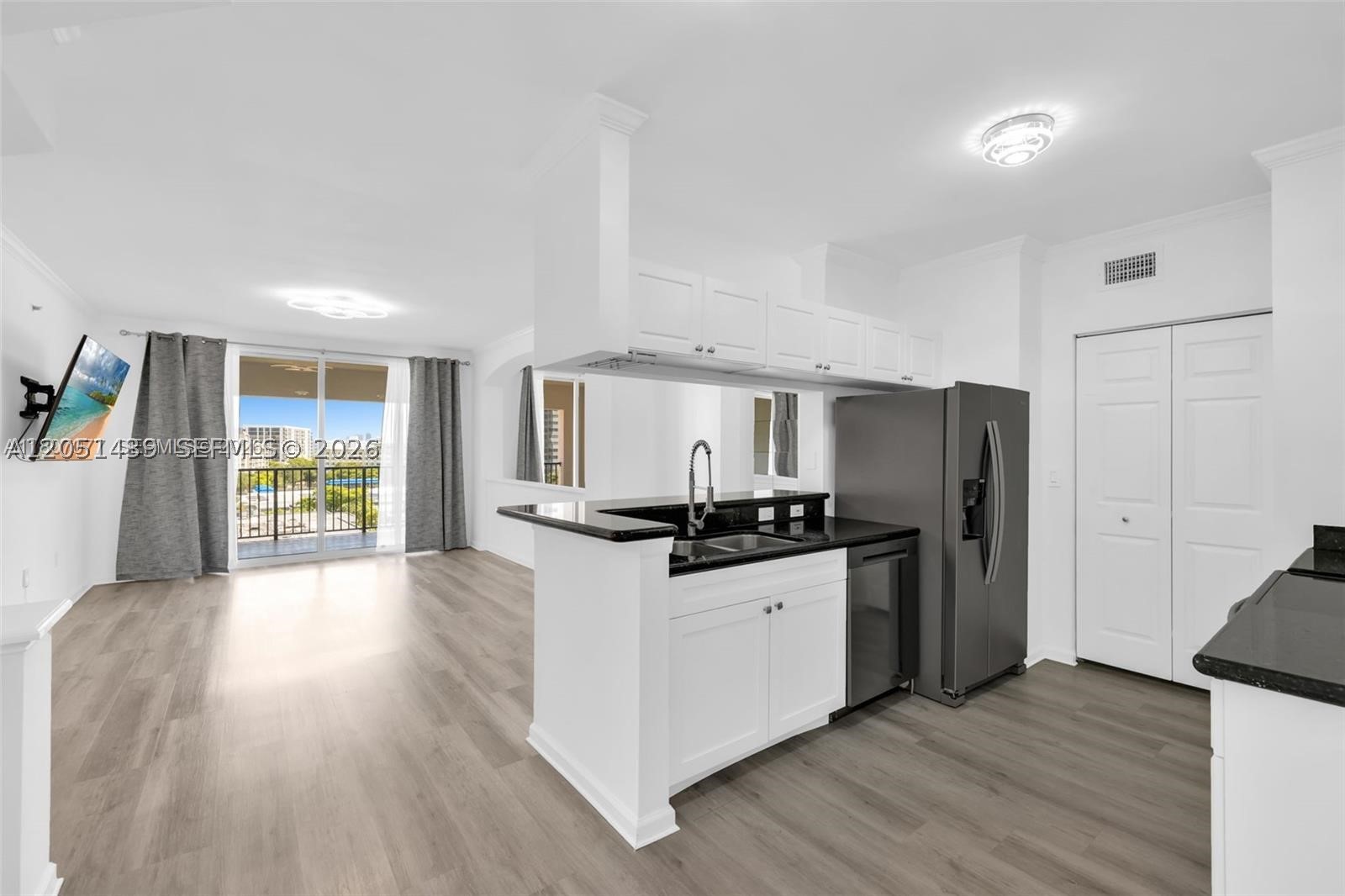 PORTO BELLAGIO CONDO - Residential