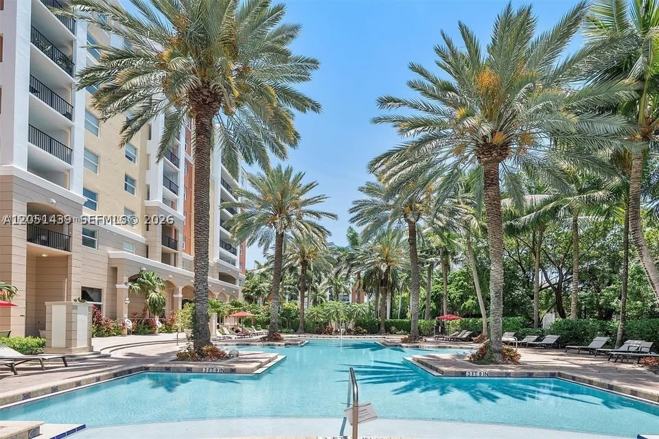 PORTO BELLAGIO CONDO - Residential