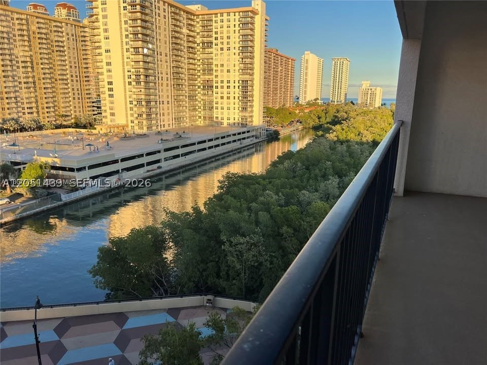 PORTO BELLAGIO CONDO - Residential