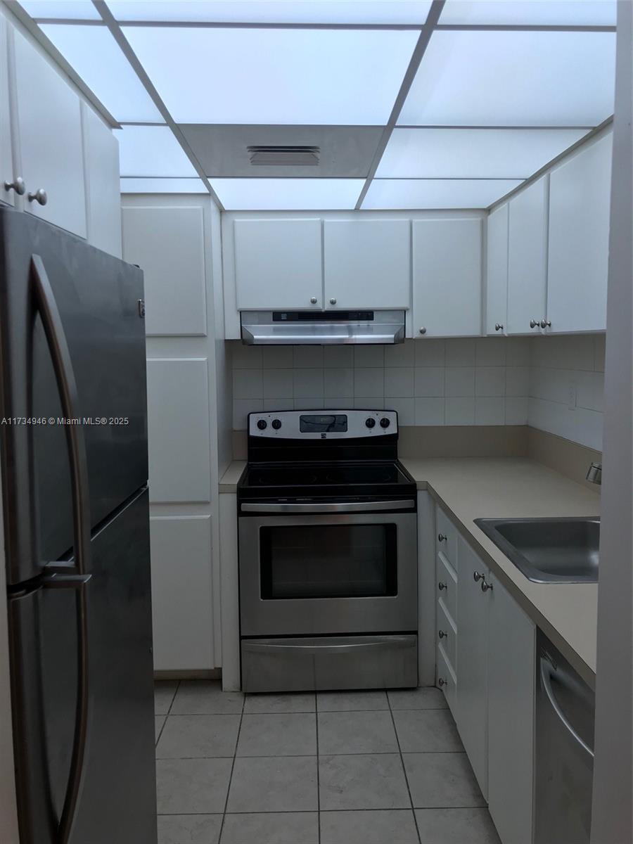 MIRADOR 1200 CONDO - Residential Lease