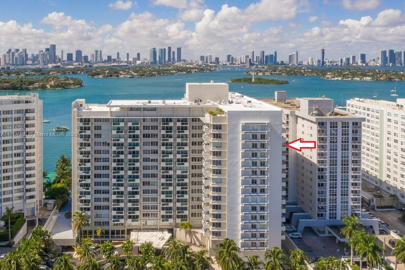 15TH FLOOR AMAZING CORNER UNIT with unobstructed views of the ocean, city and partial bay view. Very clean and bright apartment with lots of windows. Freshly painted. Newer stainless steel appliances including dishwasher. Laminate floors throughout. Rent includes building provided cable, internet and gym. Valet parking available for additional $95 per month for the first car. Call or text listing agent to request showing.