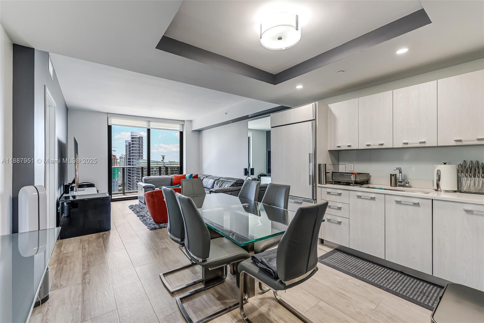 BRICKELL HEIGHTS EAST CON - Residential Lease