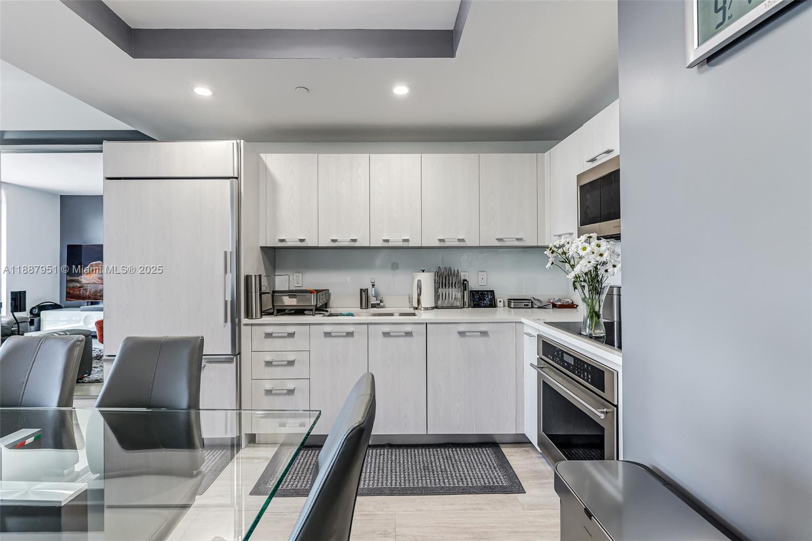 BRICKELL HEIGHTS EAST CON - Residential Lease