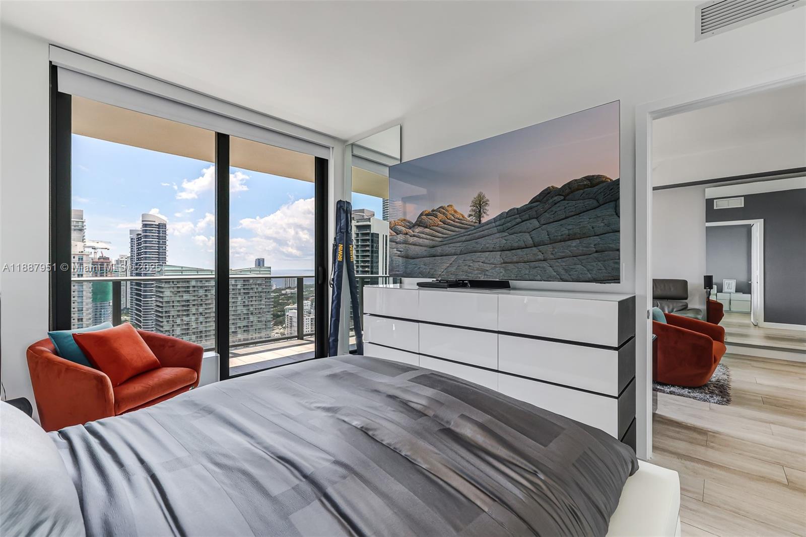 BRICKELL HEIGHTS EAST CON - Residential Lease