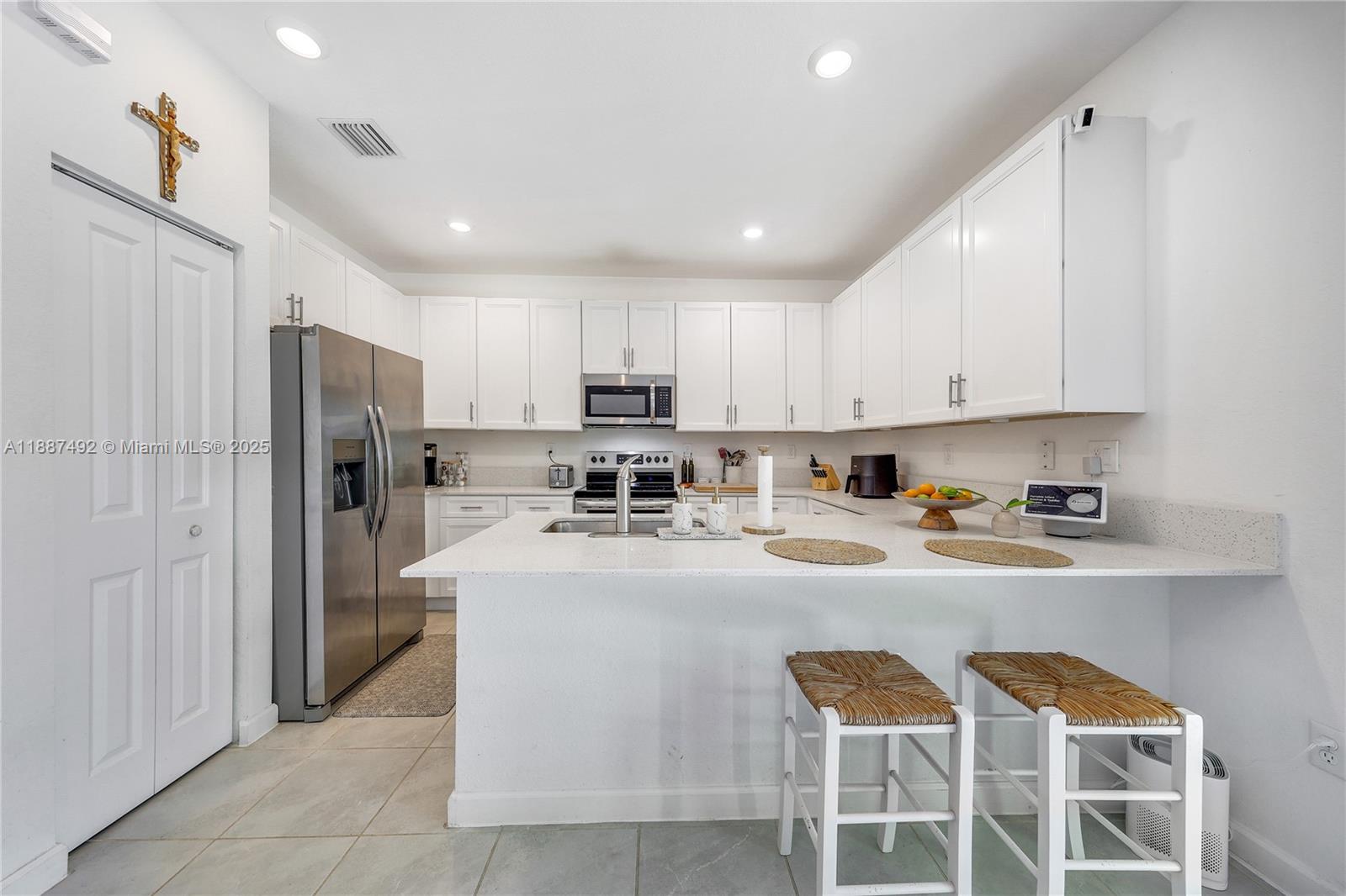 ENCLAVE SOUTH PHASE 2 - Residential