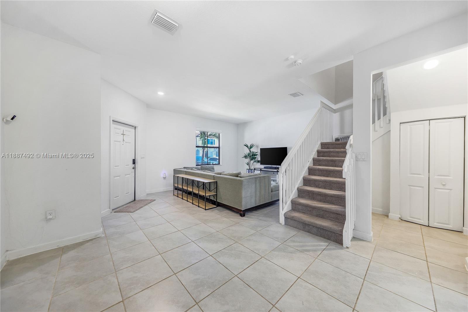 ENCLAVE SOUTH PHASE 2 - Residential