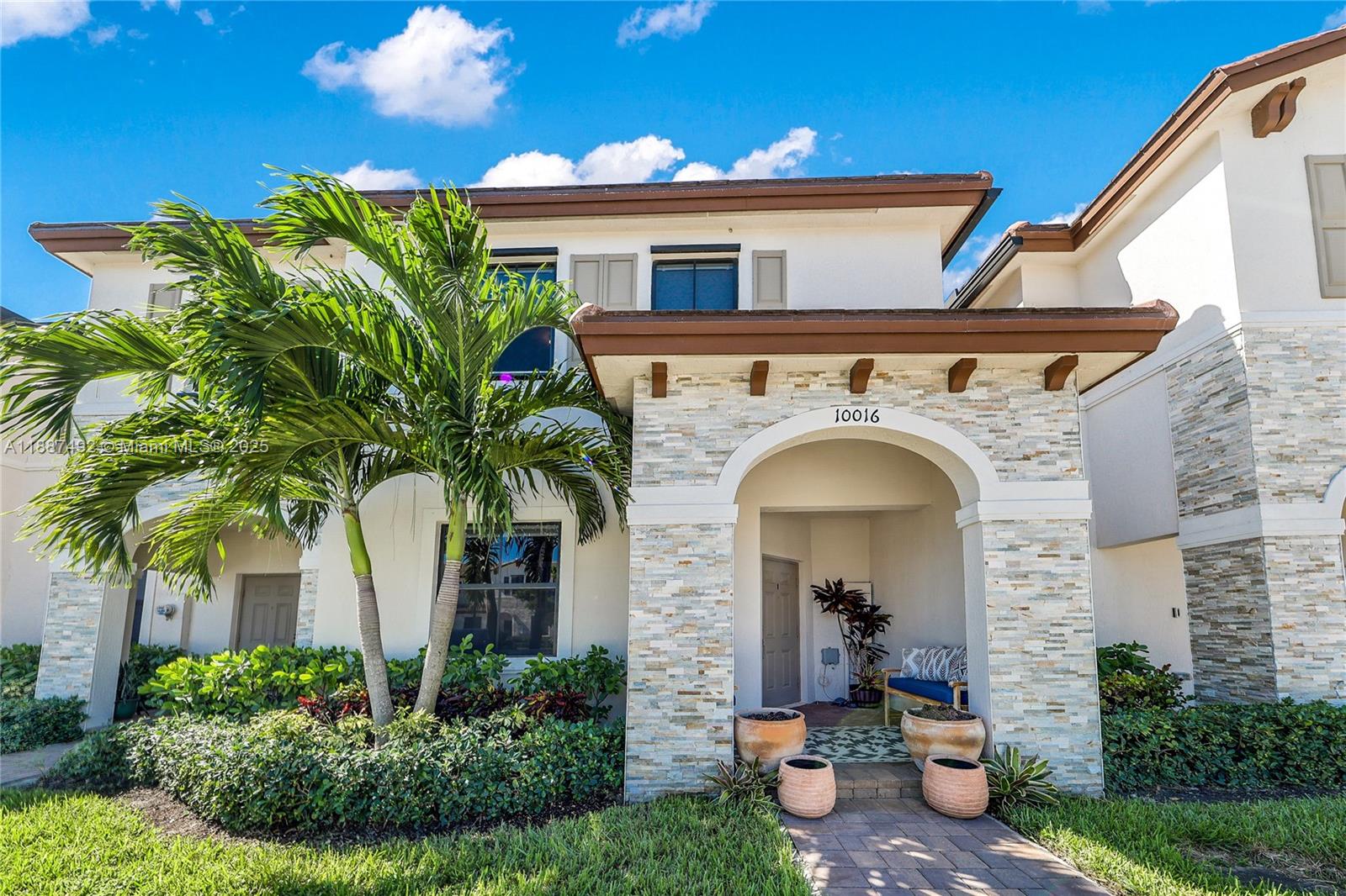 ENCLAVE SOUTH PHASE 2 - Residential