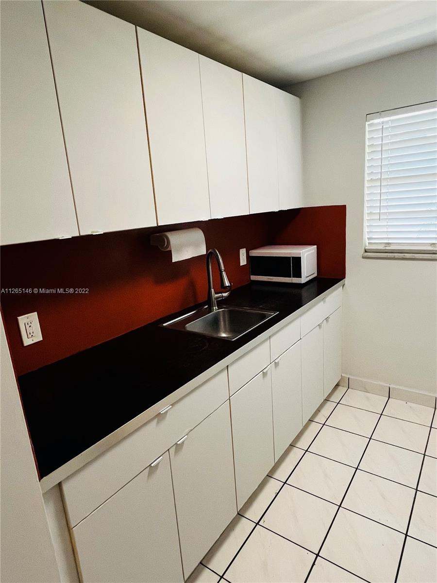 Renovated Two Bedroom apartment with Private Parking in a Secure building in the Heart of South Beach.

Central AC, Gas Stove, ample Closet Space and storage, washer & dryer in the building

Close to Schools, Target & Publix Shopping Centers and a few blocks from the Beach and the Famous Ocean Drive and Lincoln Road Mall

One year lease, Quick Approval $150 application fee per applicant or married couple