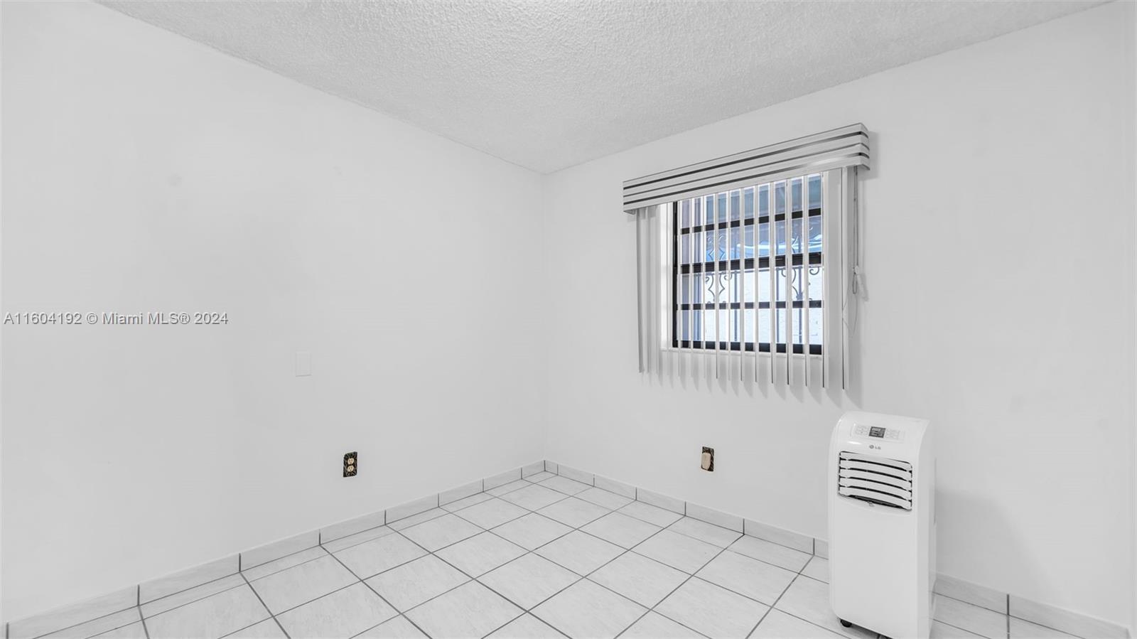 GRATIGNY HEIGHTS 2ND ADDN - Residential