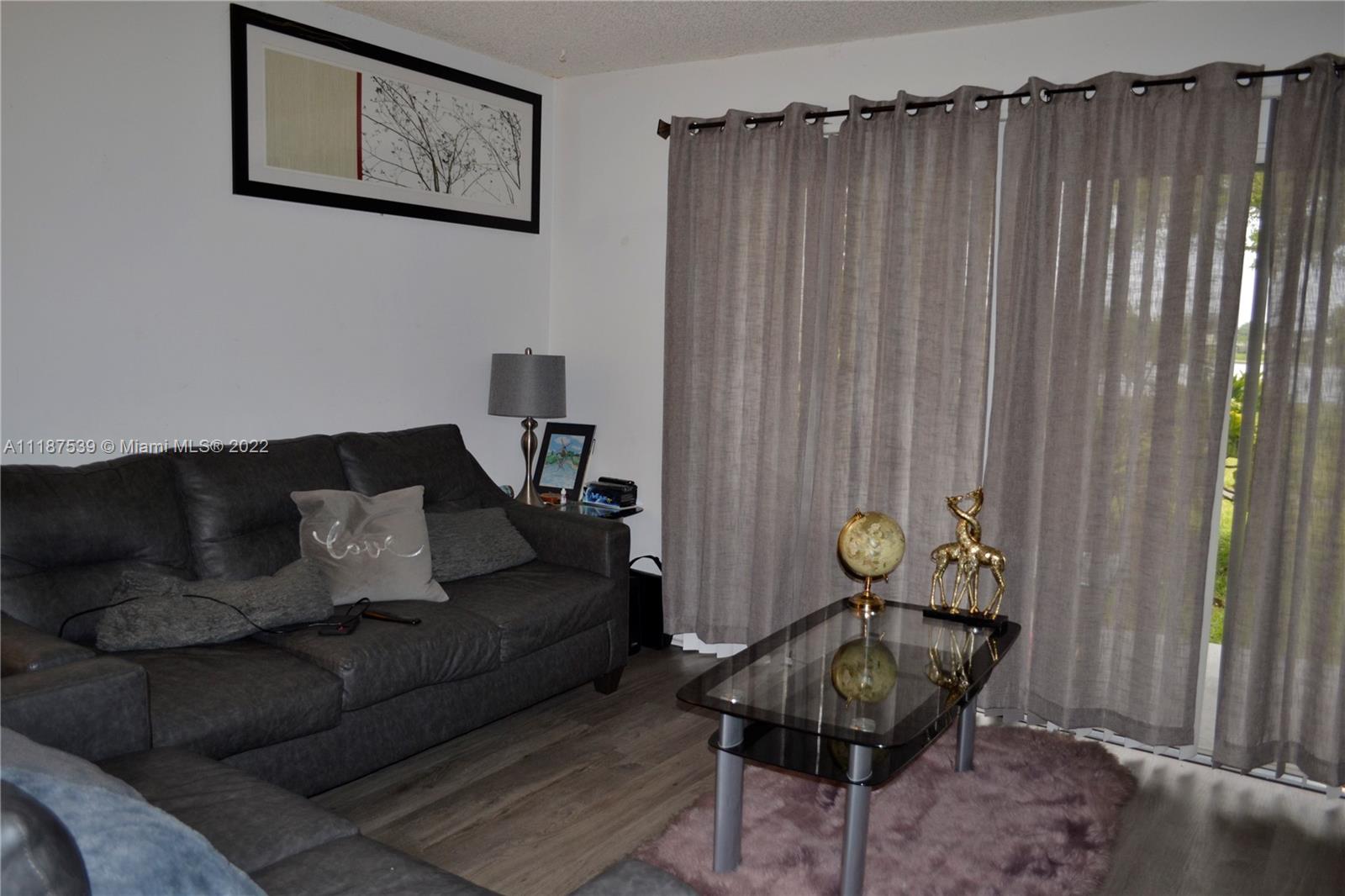 SUMMER LAKE CONDO - Residential