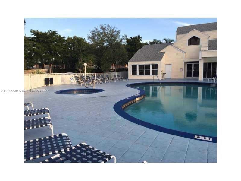 SUMMER LAKE CONDO - Residential