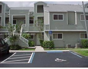 Cozy 2 bedroom 2 baths condo in the peaceful Summer Lake gated community. Beautiful lake view Unit located in the  1st floor with a beautiful lake view. New laminated floor in social areas, carpet in bedrooms and ceramic in bathrooms. Washer and dryer in unit community has pool and spa, tennis and racquetball courts, clubhouse, gym, and a great jogging course. Very close to shopping centers. Can be rented immediately, actually in contract until 01/31/23, paying $1450 per month. - Great investment opportunity! The association budget has not reserves.
