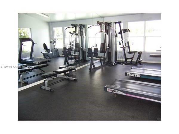 SUMMER LAKE CONDO - Residential