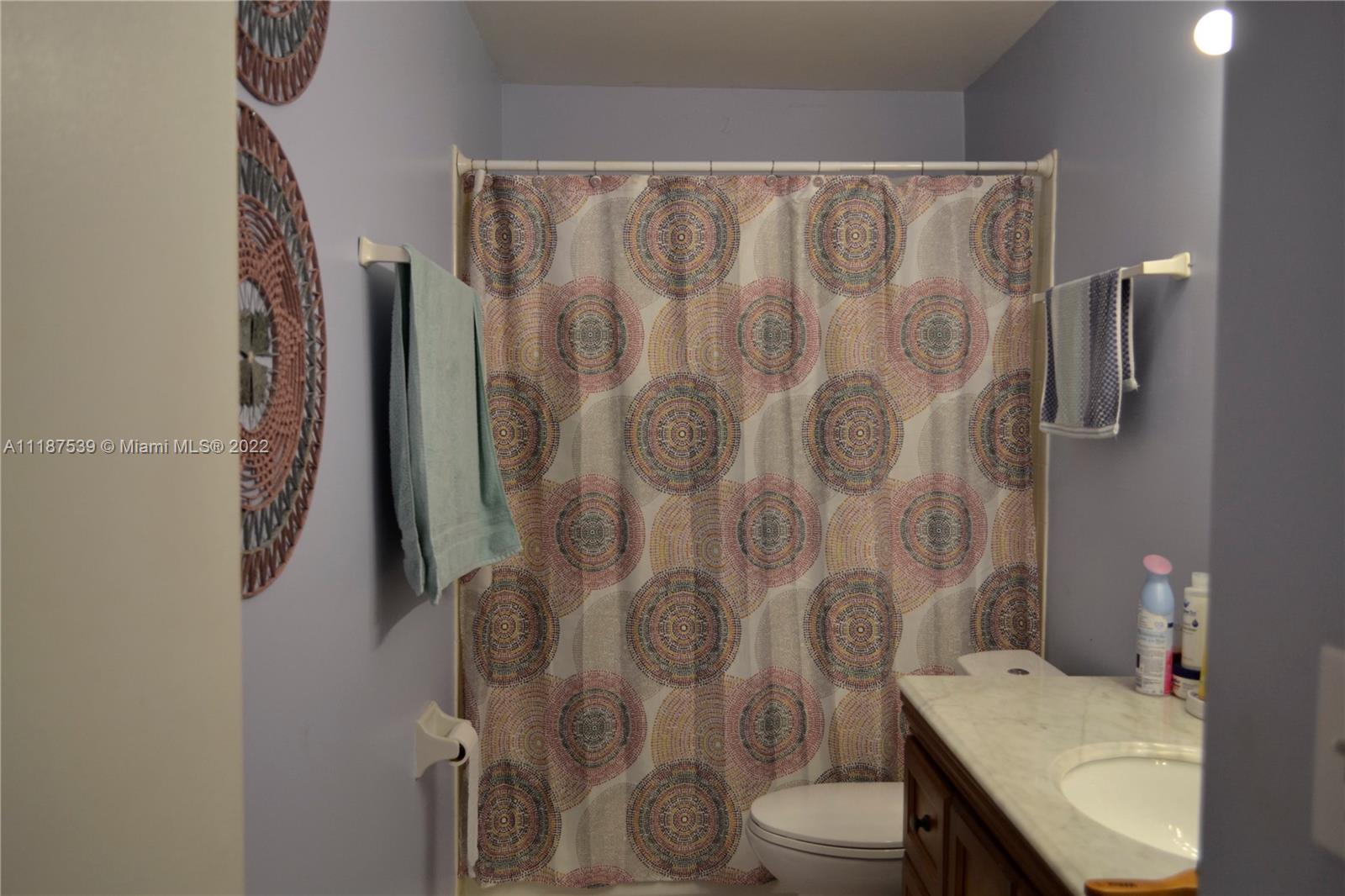 SUMMER LAKE CONDO - Residential