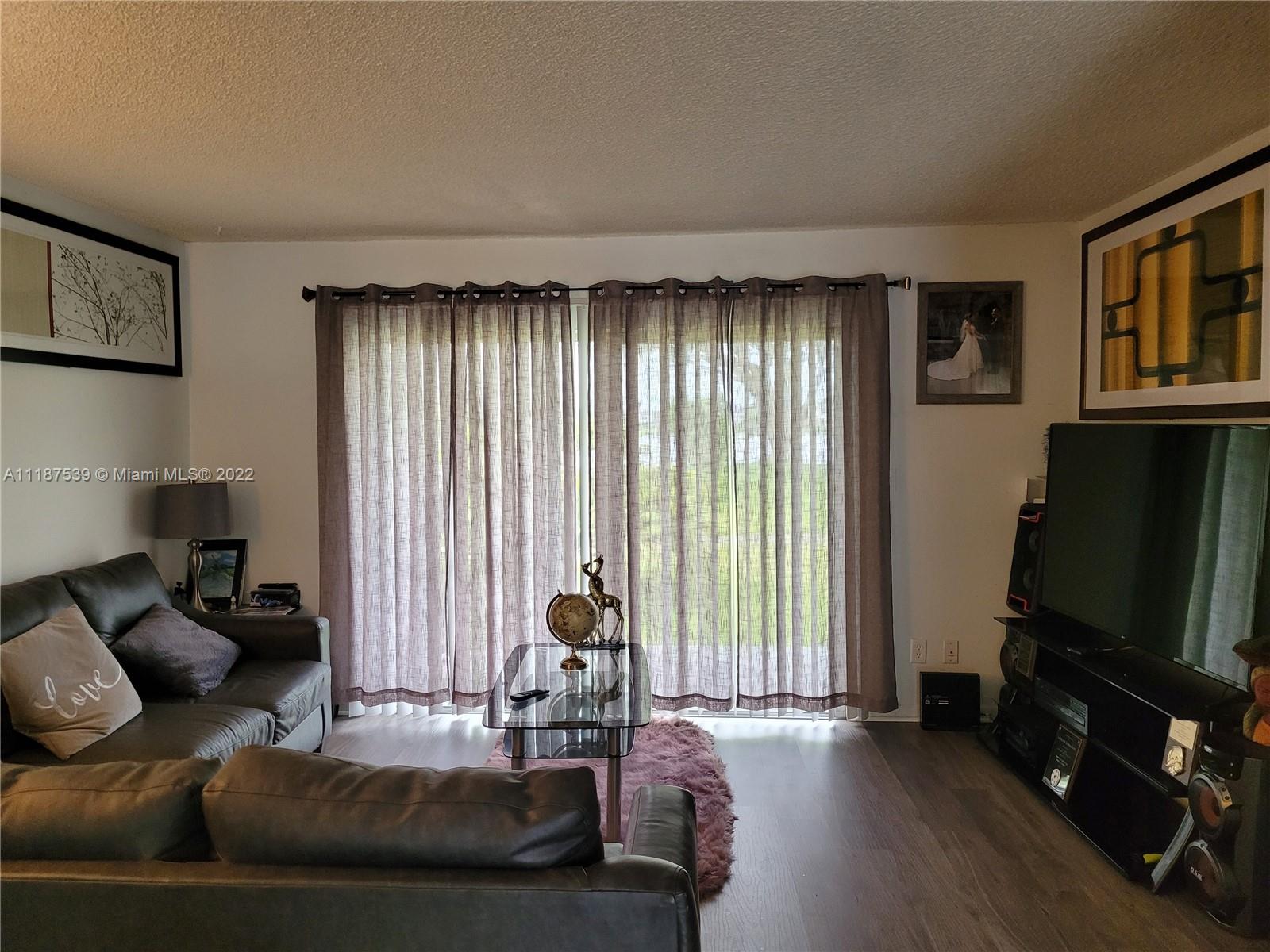 SUMMER LAKE CONDO - Residential