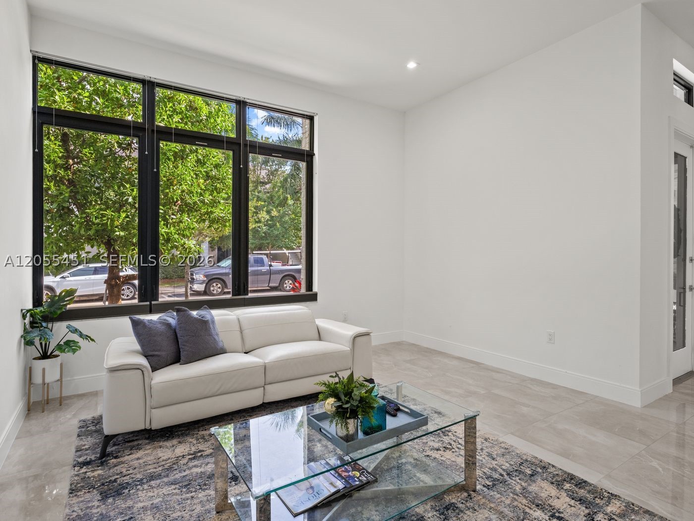 DOWNTOWN DORAL SOUTH PHAS - Residential