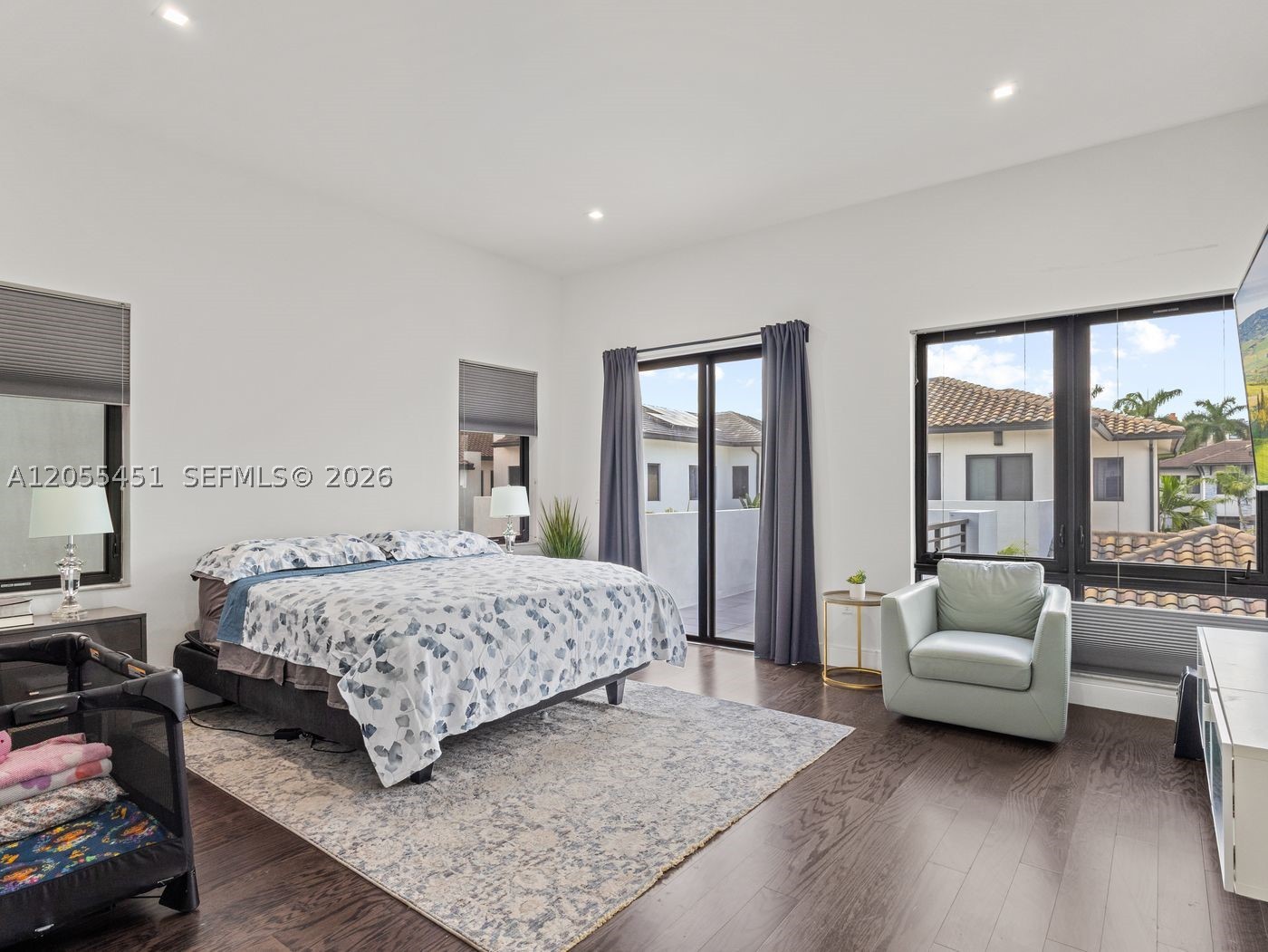 DOWNTOWN DORAL SOUTH PHAS - Residential