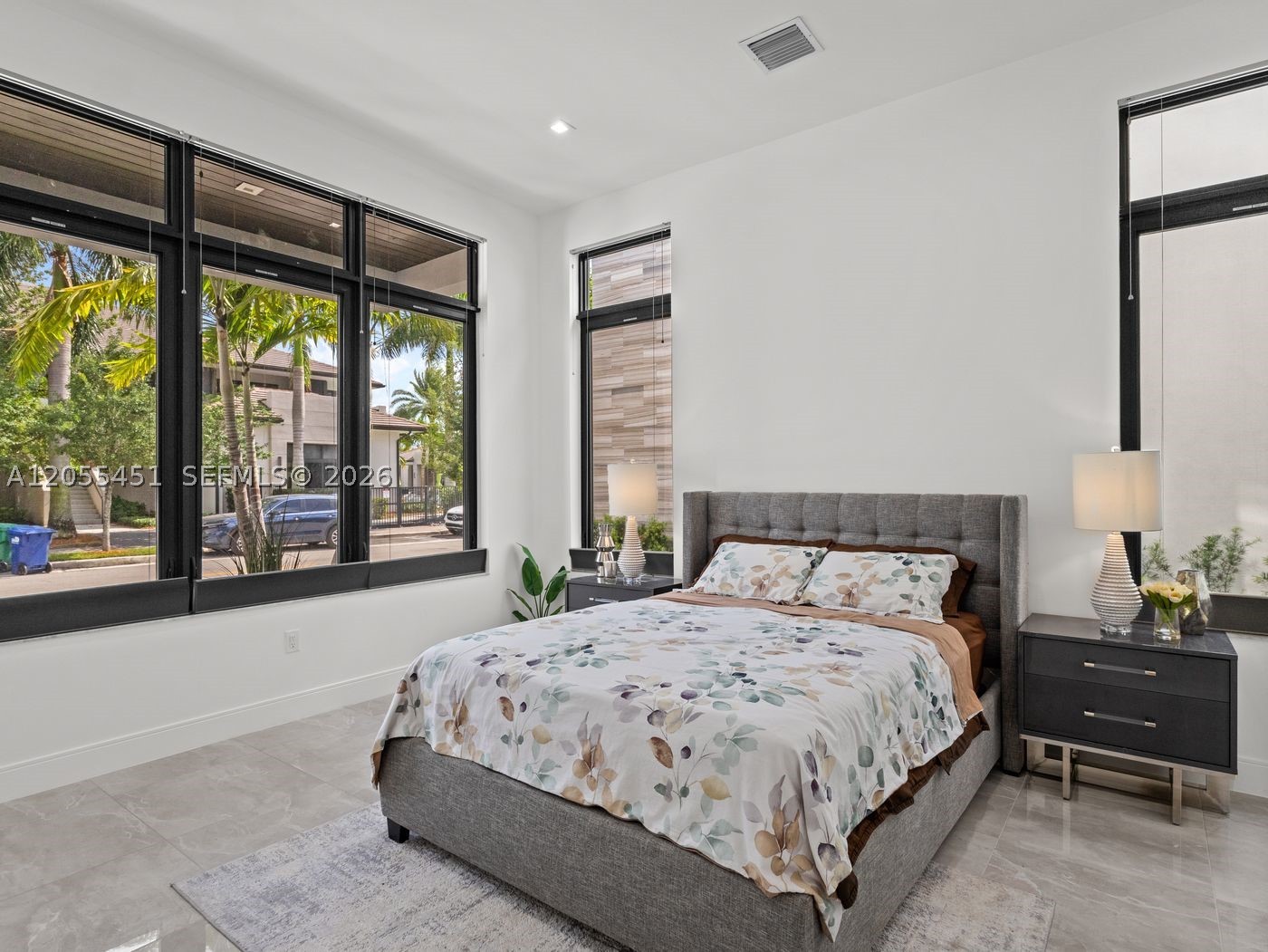 DOWNTOWN DORAL SOUTH PHAS - Residential