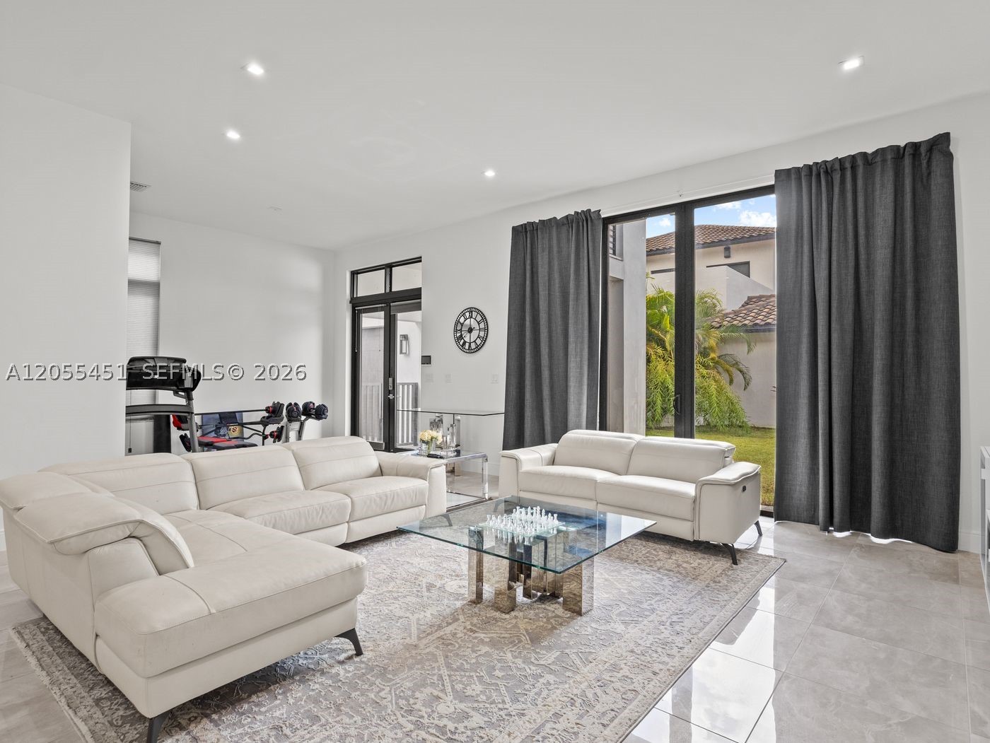 DOWNTOWN DORAL SOUTH PHAS - Residential