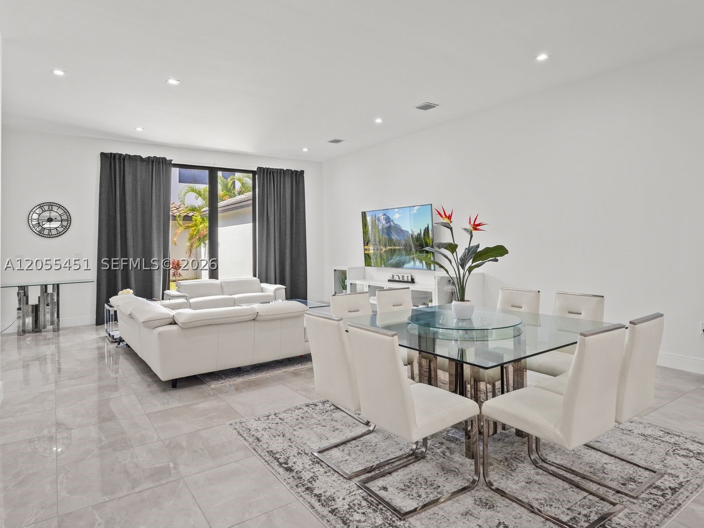 DOWNTOWN DORAL SOUTH PHAS - Residential