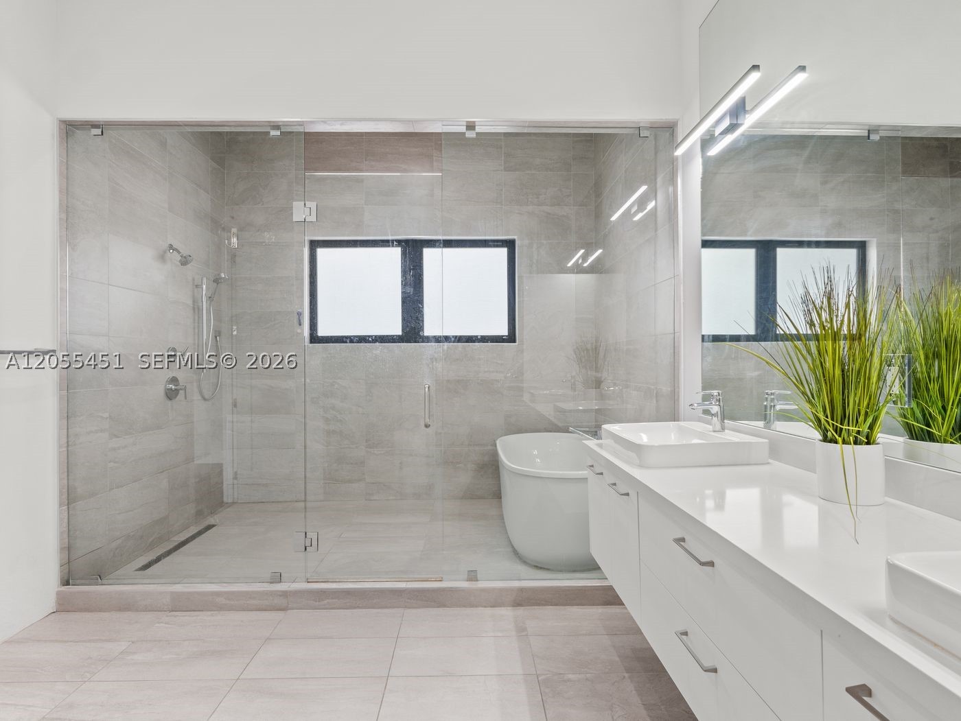 DOWNTOWN DORAL SOUTH PHAS - Residential
