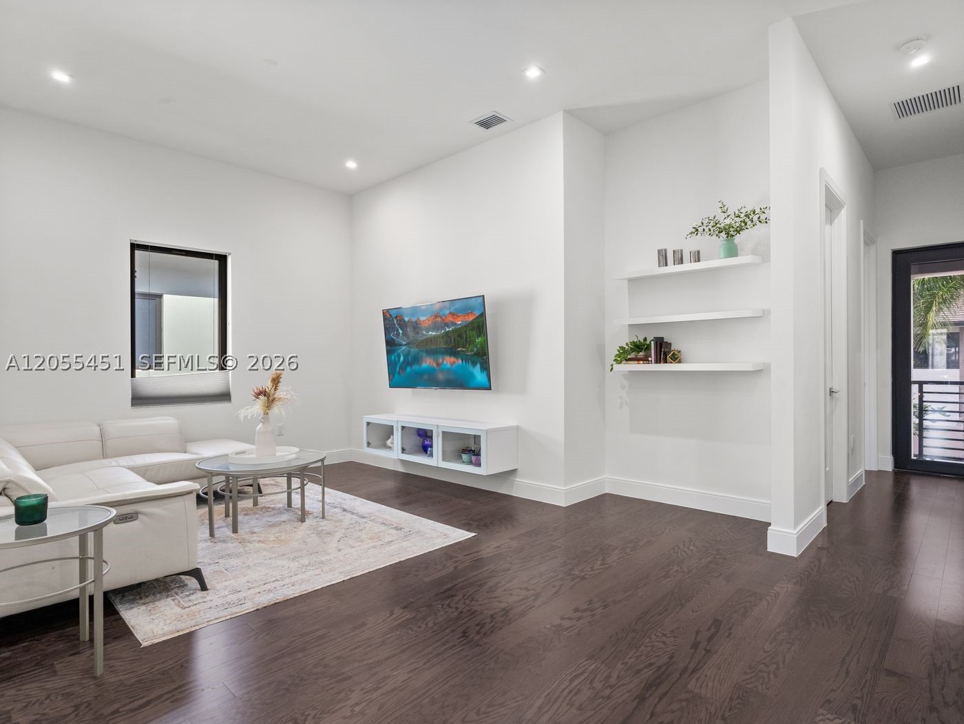 DOWNTOWN DORAL SOUTH PHAS - Residential