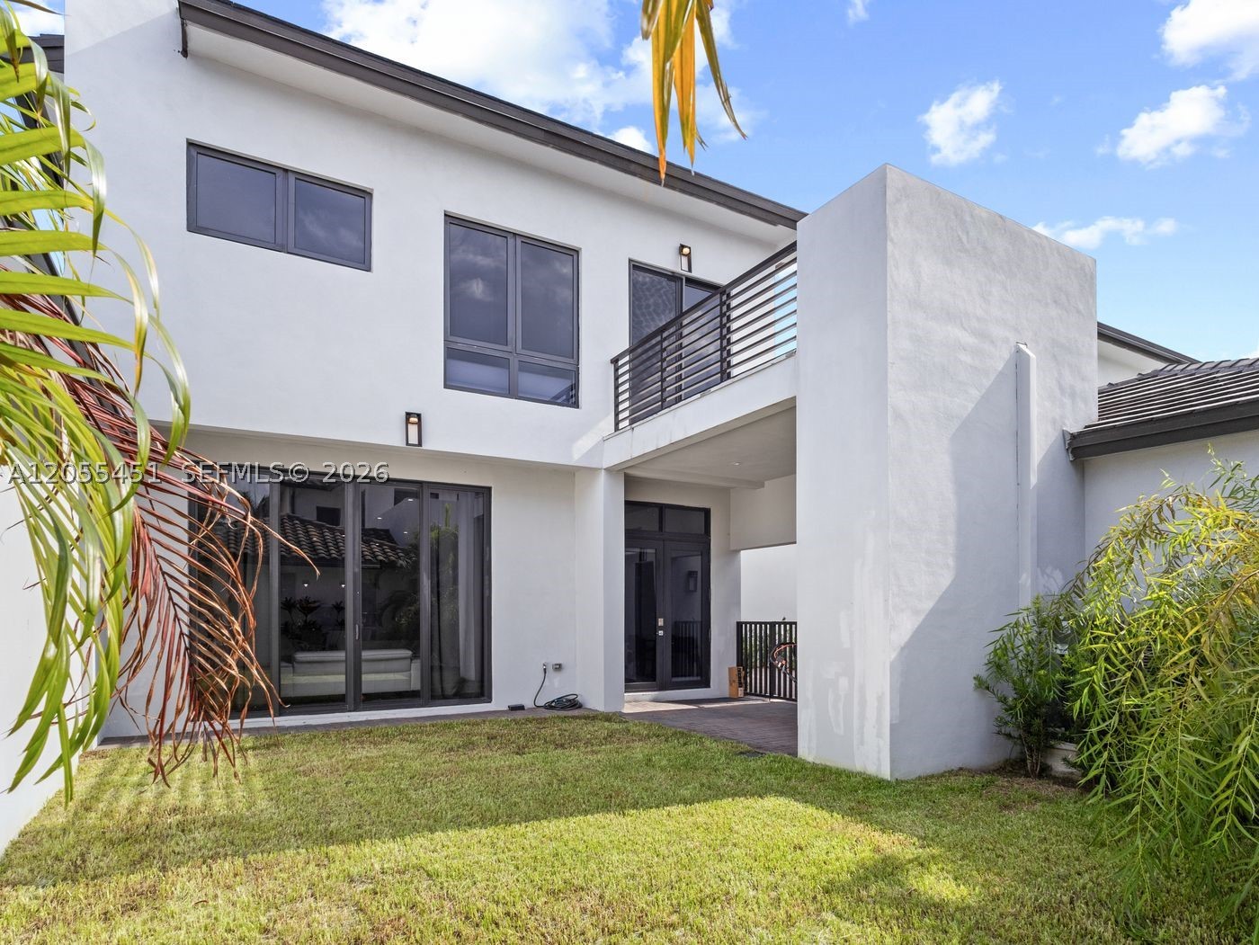 DOWNTOWN DORAL SOUTH PHAS - Residential