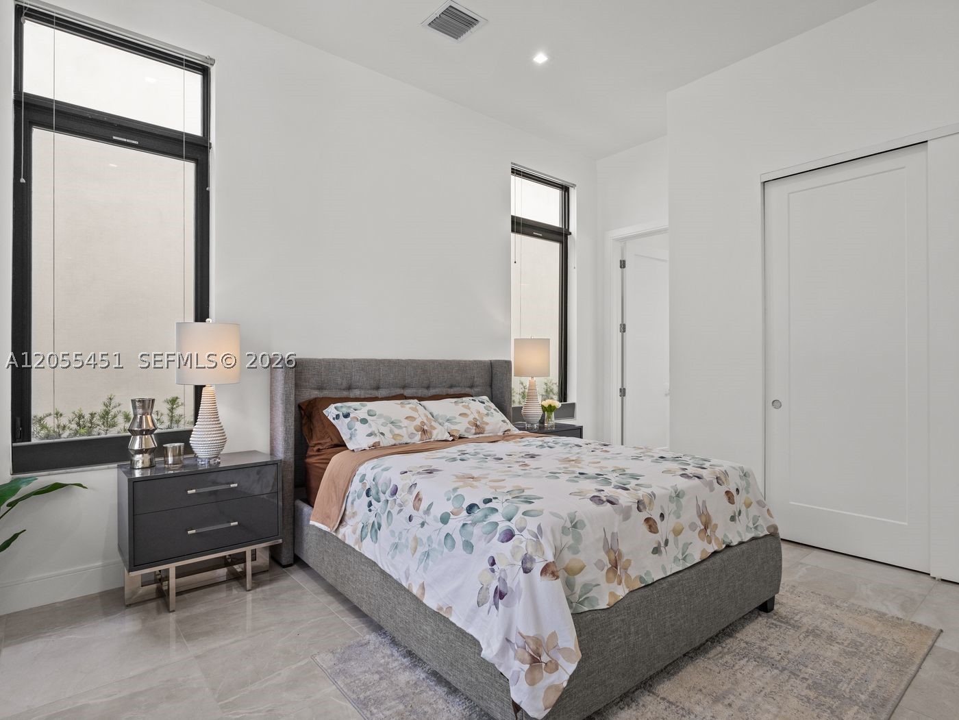 DOWNTOWN DORAL SOUTH PHAS - Residential
