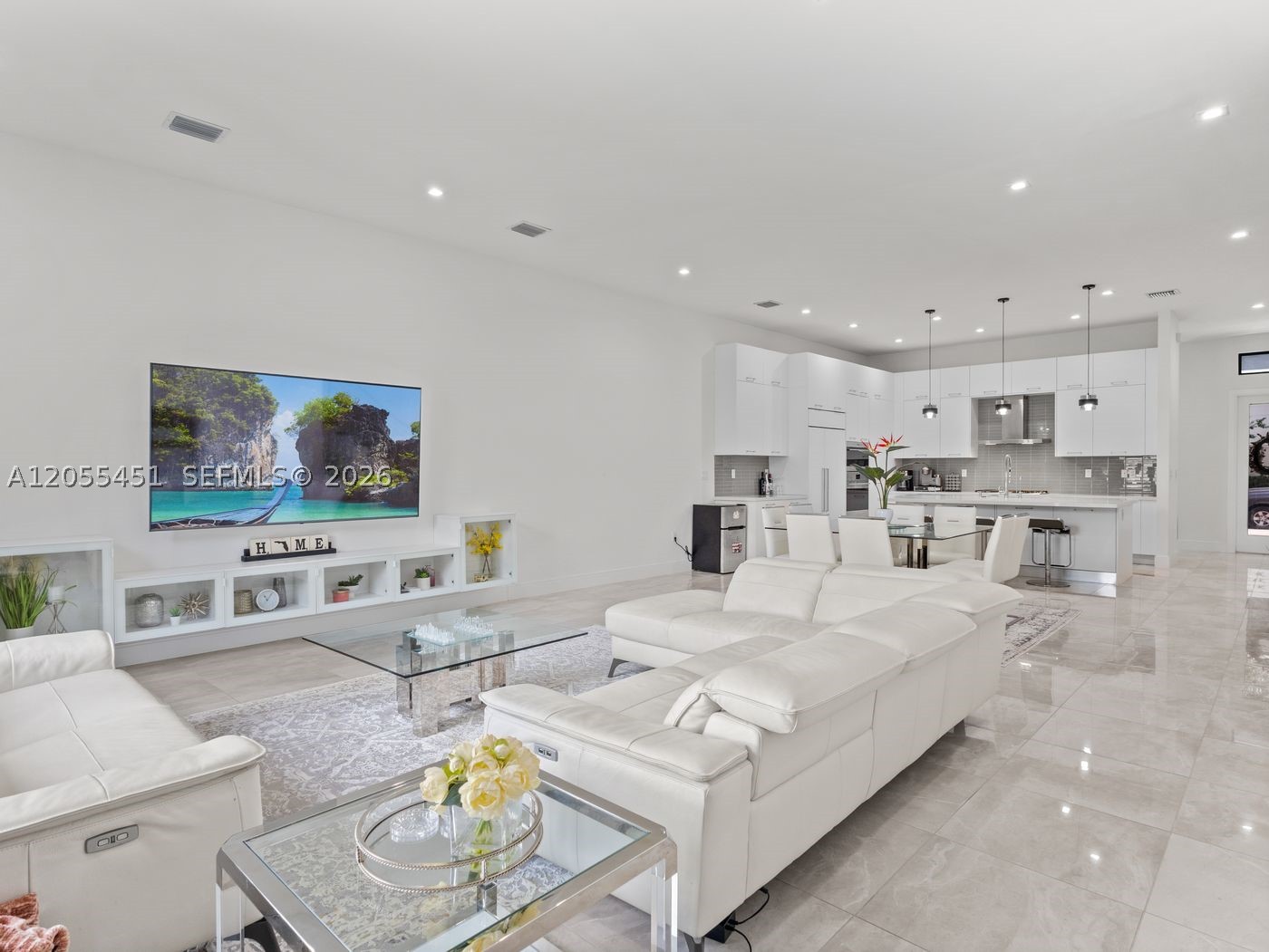 DOWNTOWN DORAL SOUTH PHAS - Residential