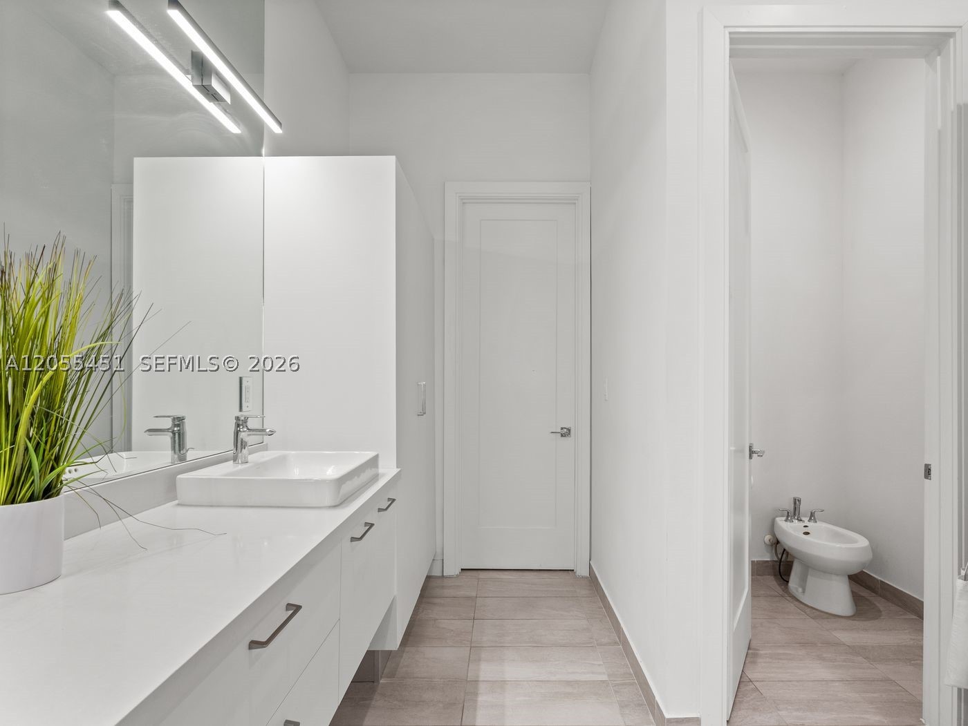 DOWNTOWN DORAL SOUTH PHAS - Residential