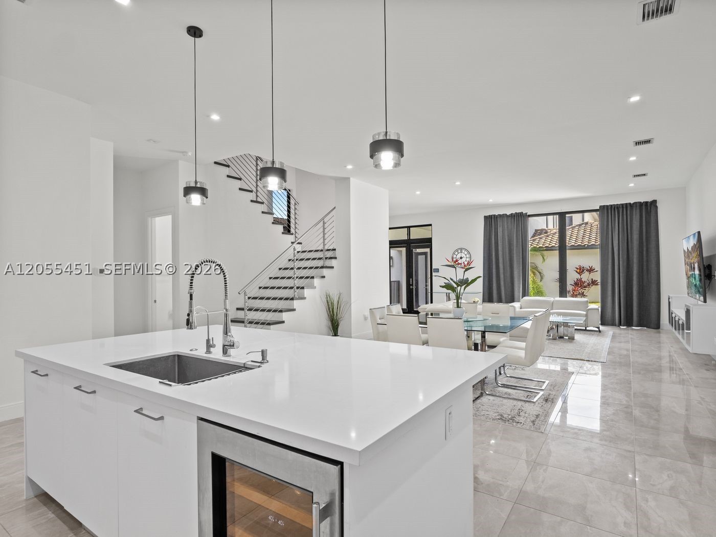 DOWNTOWN DORAL SOUTH PHAS - Residential