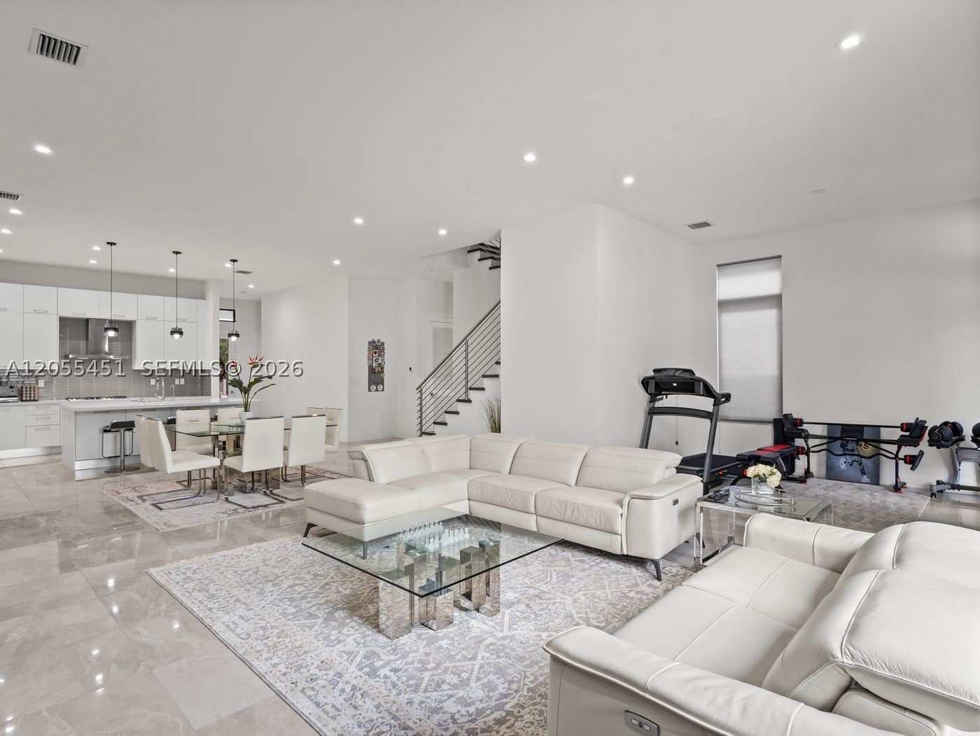 DOWNTOWN DORAL SOUTH PHAS - Residential