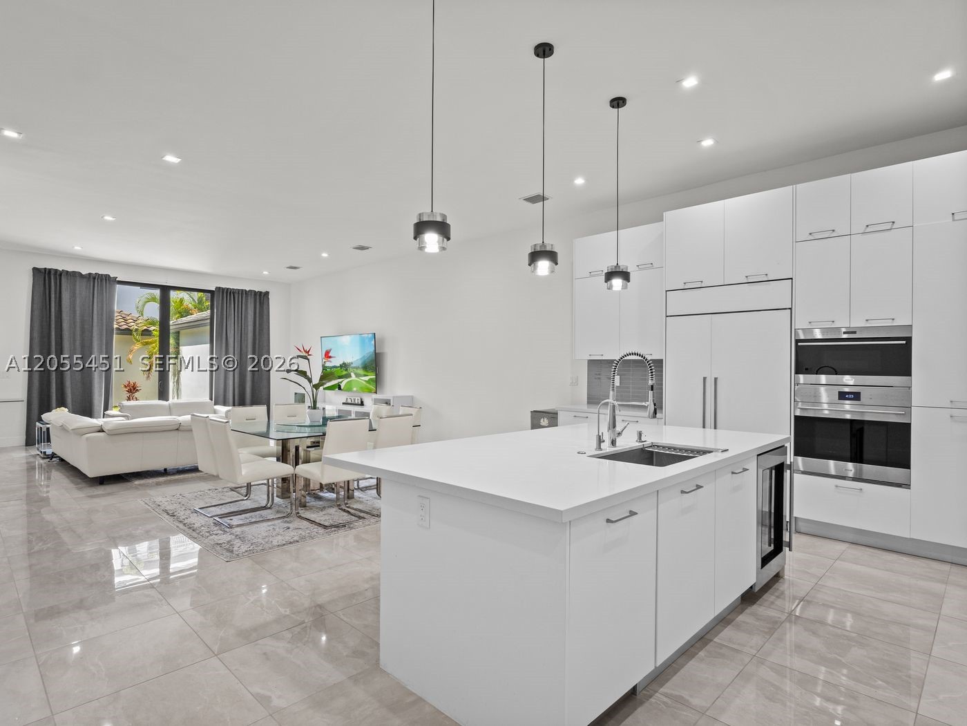 DOWNTOWN DORAL SOUTH PHAS - Residential