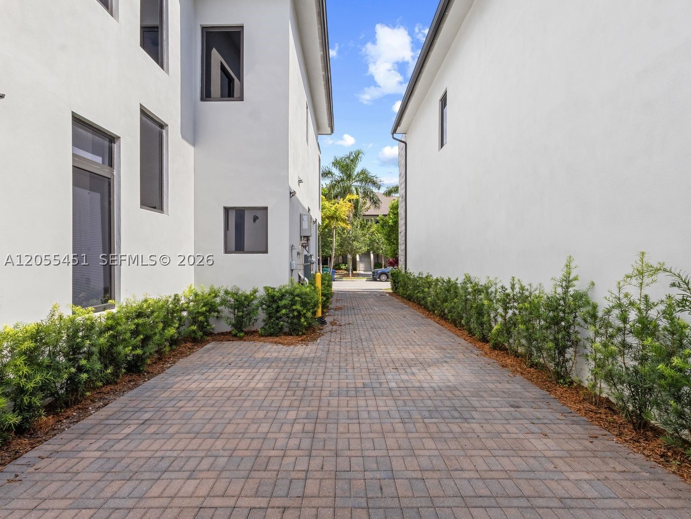 DOWNTOWN DORAL SOUTH PHAS - Residential