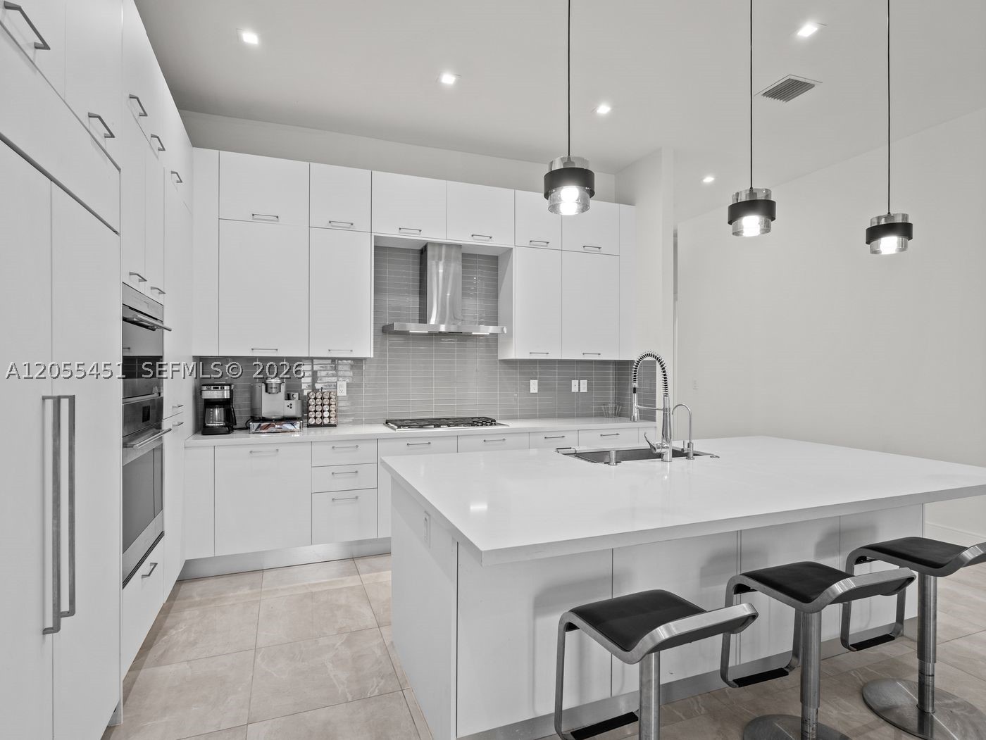 DOWNTOWN DORAL SOUTH PHAS - Residential