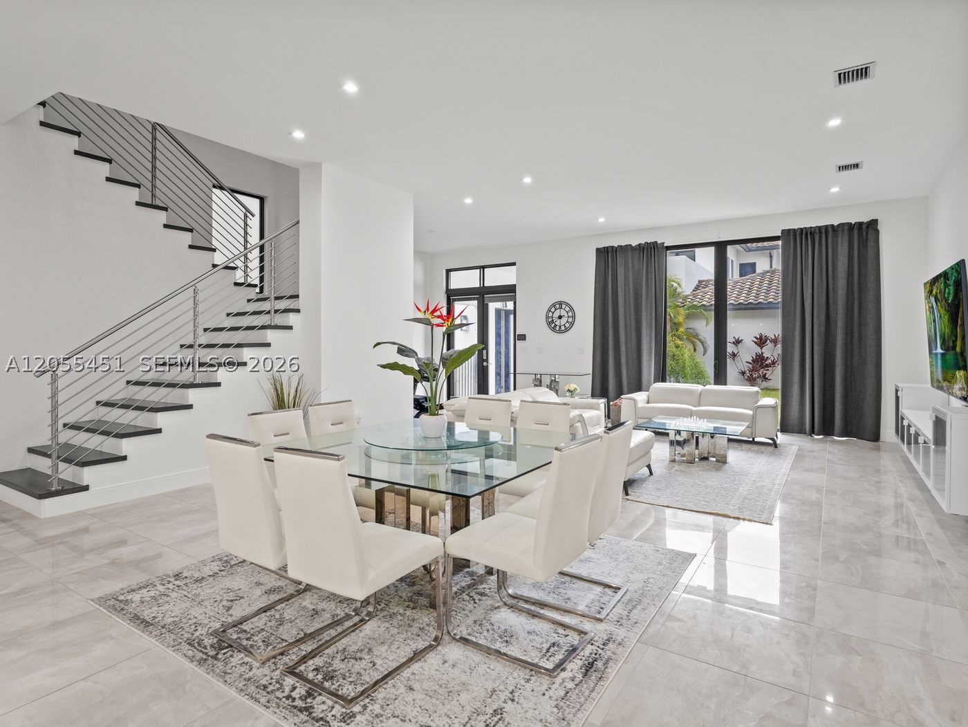 DOWNTOWN DORAL SOUTH PHAS - Residential