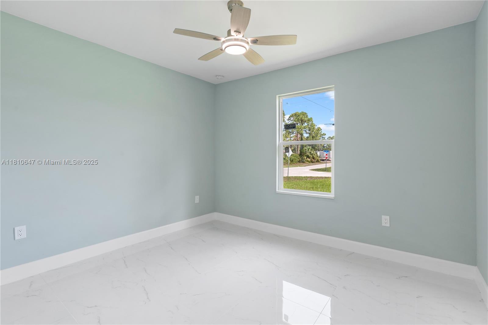 LEHIGH ACRES UNIT 11 BLK 1 - Residential