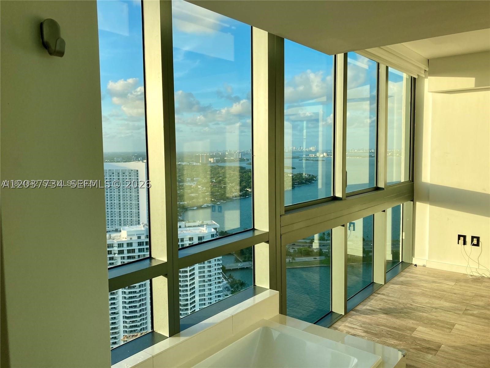PARAISO BAY CONDO - Residential Lease
