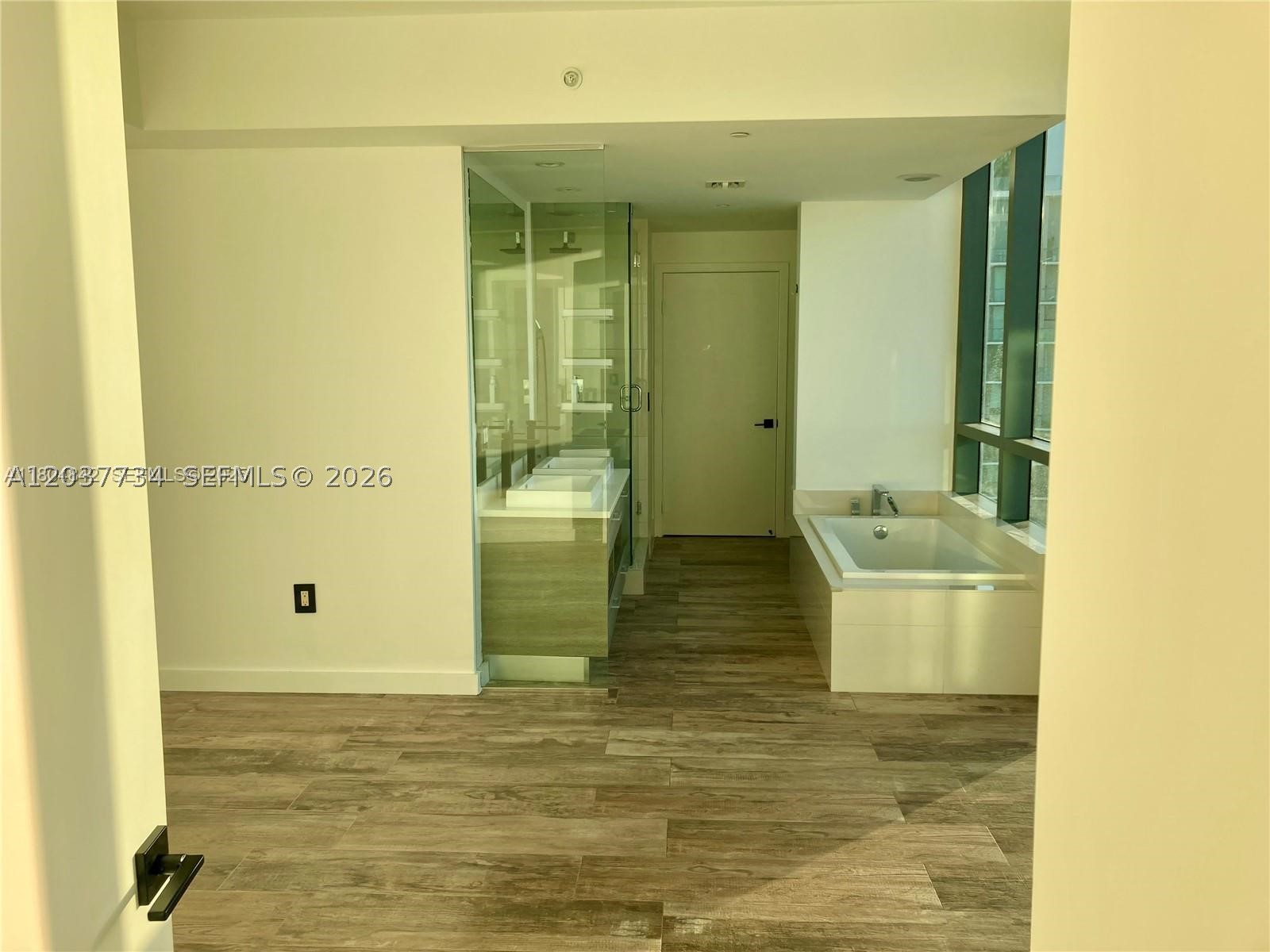 PARAISO BAY CONDO - Residential Lease