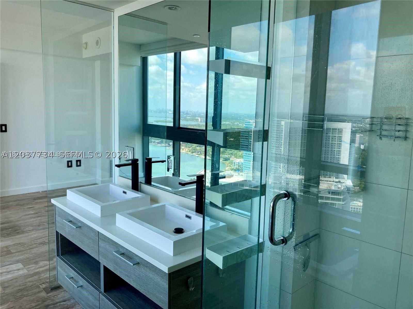 PARAISO BAY CONDO - Residential Lease