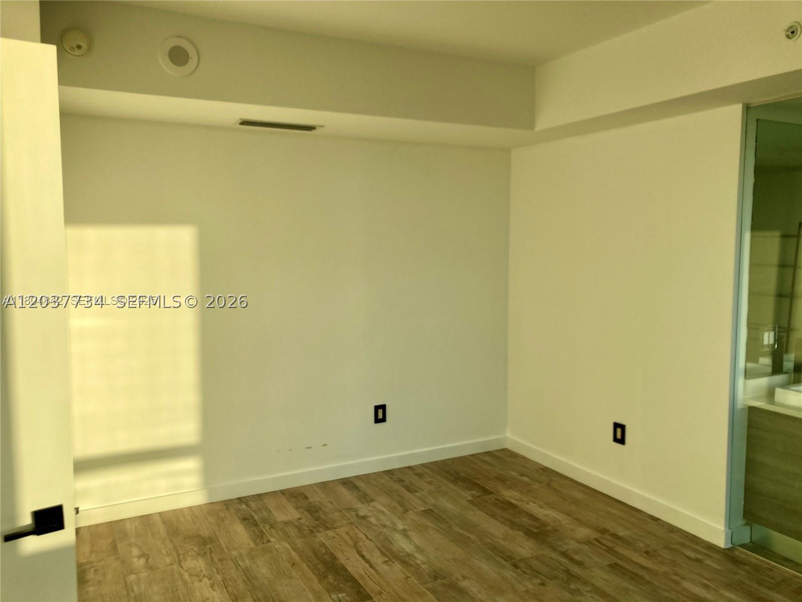 PARAISO BAY CONDO - Residential Lease