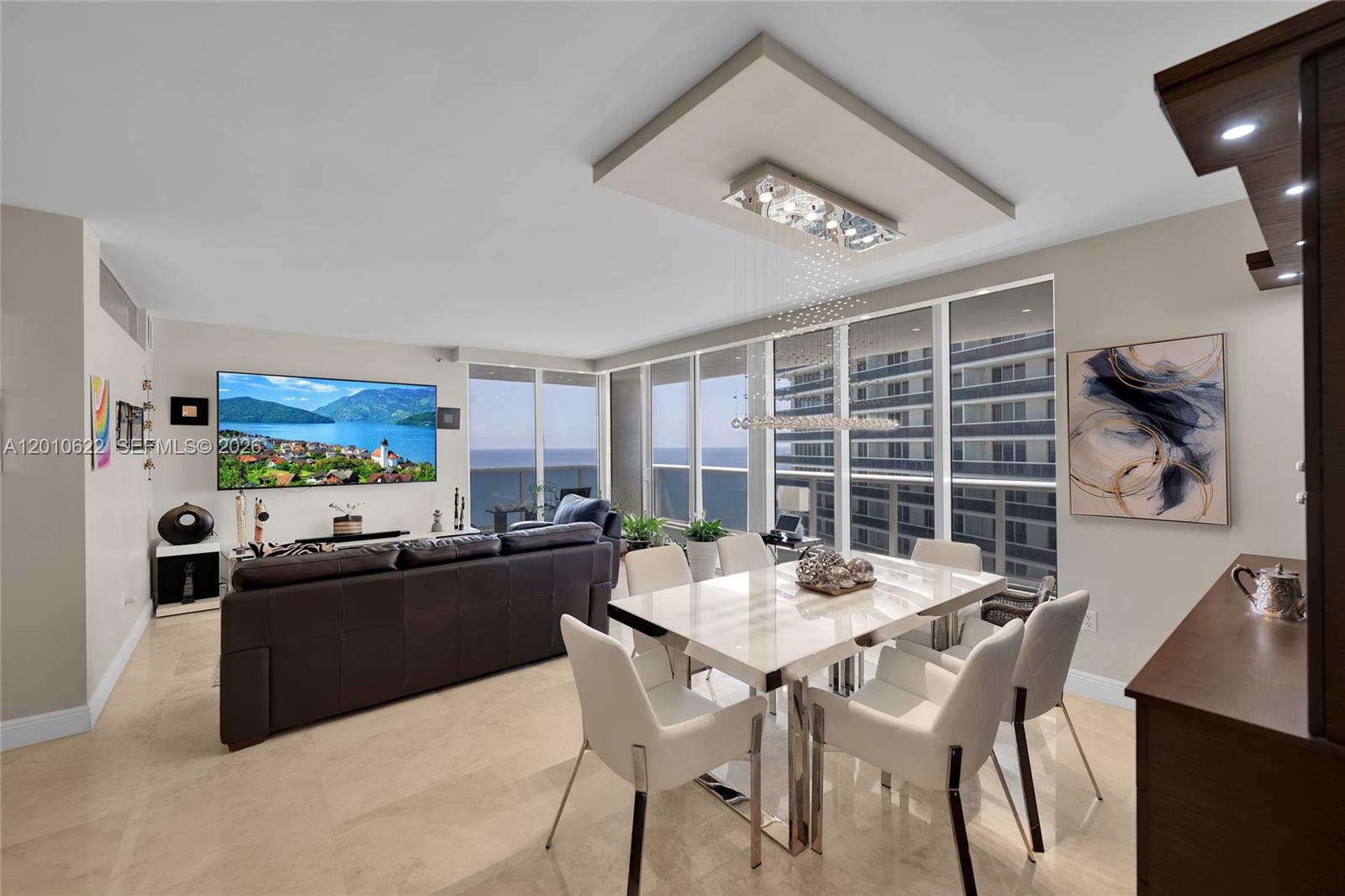 BEACH CLUB III - Residential