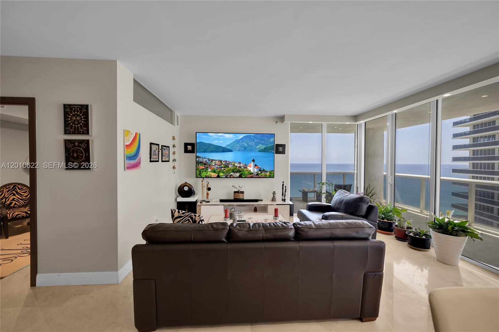 BEACH CLUB III - Residential
