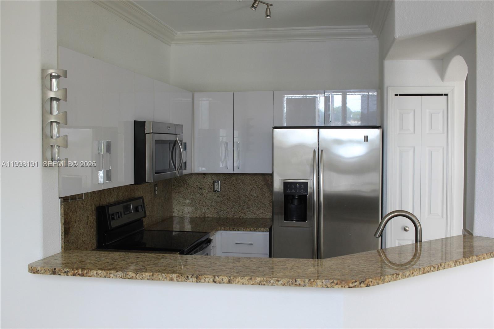 DORAL ISLES NORTH SEC TWO - Residential Lease