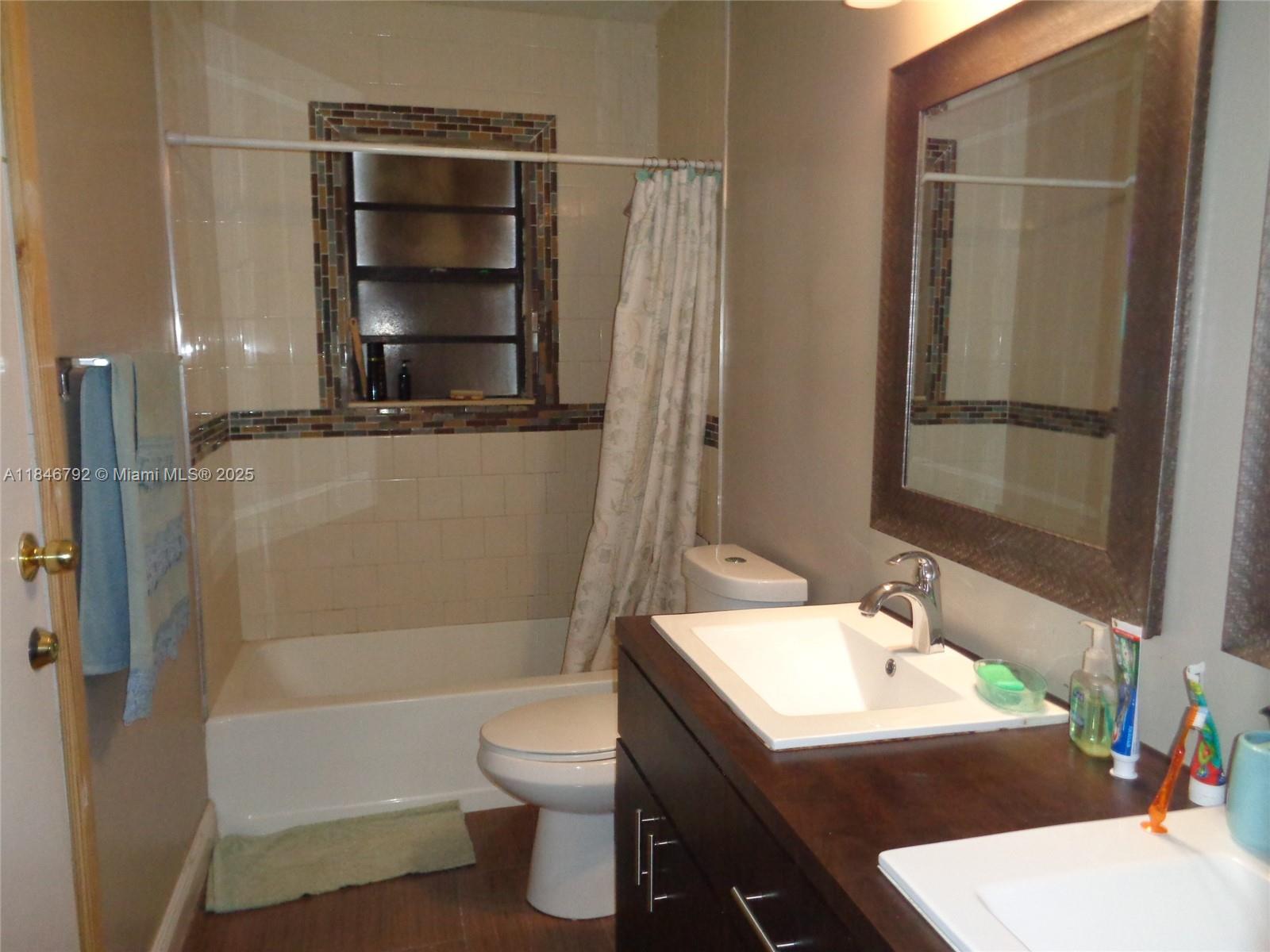 MYRTLE GROVE - Residential