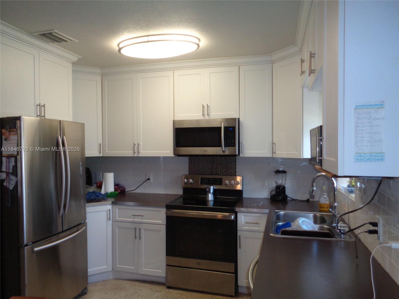 MYRTLE GROVE - Residential