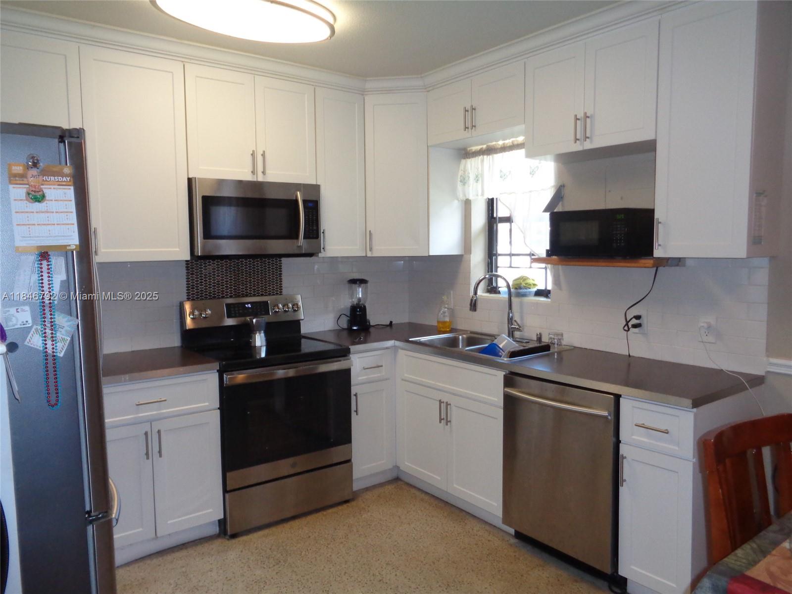 MYRTLE GROVE - Residential