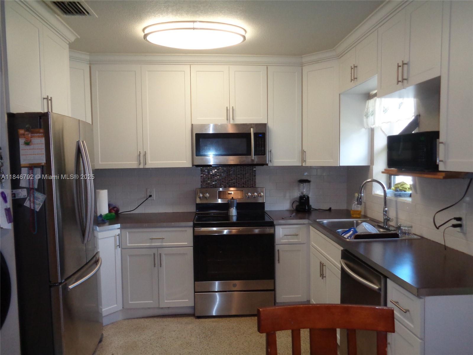 MYRTLE GROVE - Residential